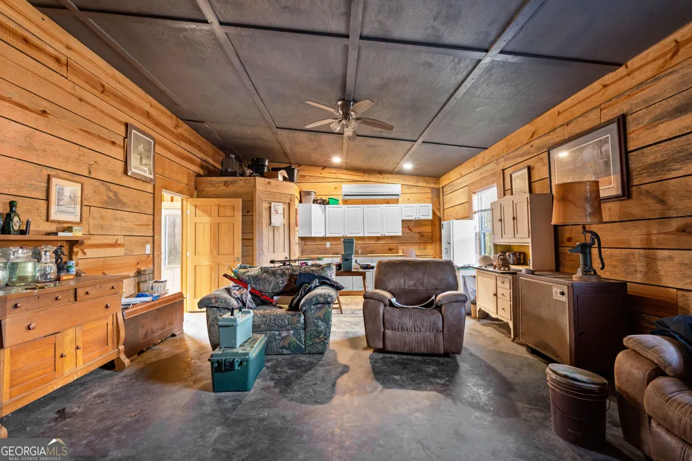 371 Milner Meansville, GA 30256