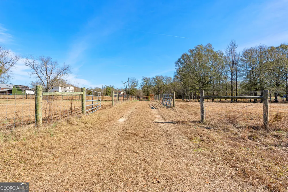 371 Milner Meansville, GA 30256