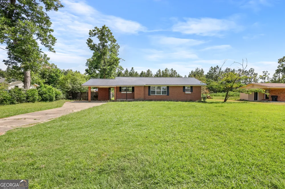 120 Francis AVE Swainsboro, GA 30401