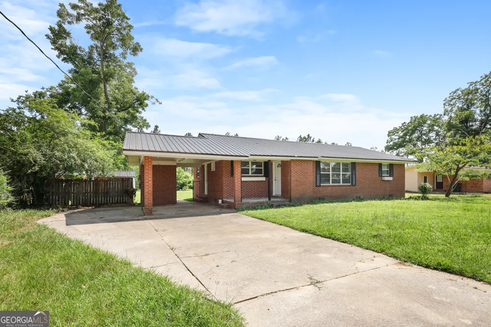 120 Francis AVE Swainsboro, GA 30401