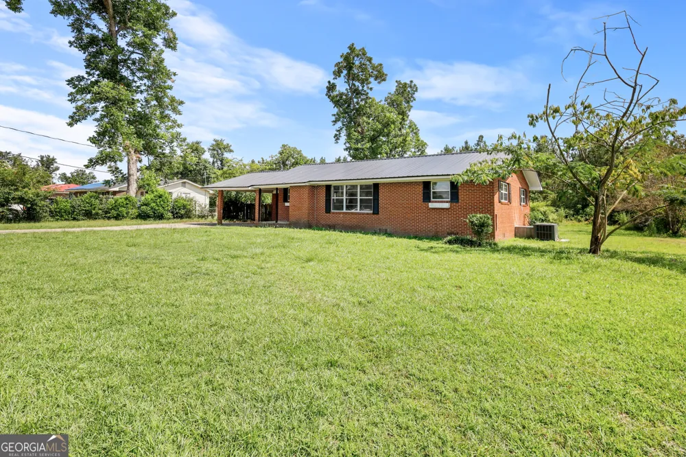 120 Francis AVE Swainsboro, GA 30401