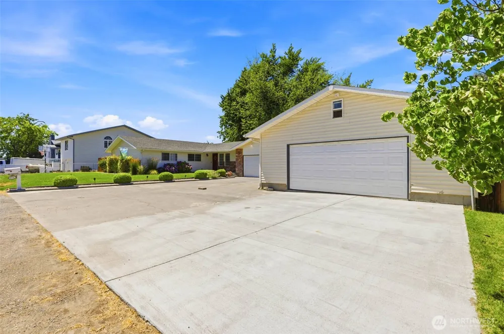 2220 Road 92 Pasco, WA 99301