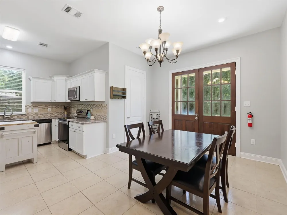 4261 Carlene Orange, TX 77630