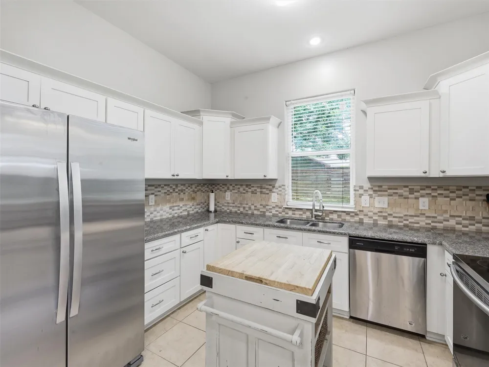 4261 Carlene Orange, TX 77630