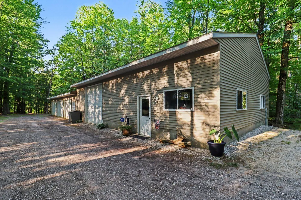 21458 Forest Lake Drive Big Rapids, MI 49307