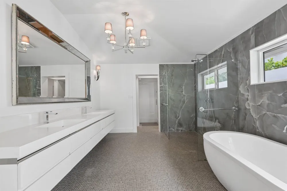 1020 SE 9TH AVENUE Fort Lauderdale, FL 33316