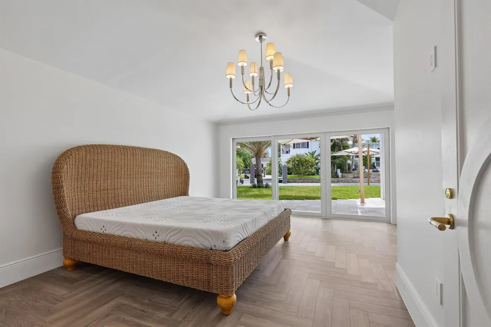 1020 SE 9TH AVENUE Fort Lauderdale, FL 33316