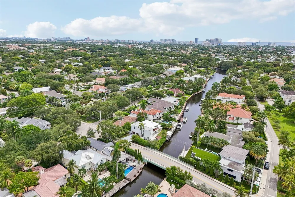 1020 SE 9TH AVENUE Fort Lauderdale, FL 33316