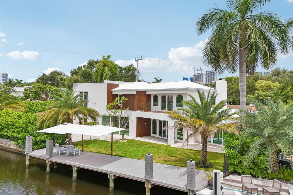1020 SE 9TH AVENUE Fort Lauderdale, FL 33316