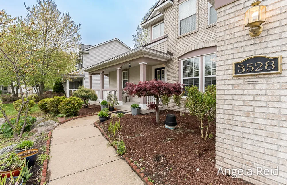 3528 Birch Knoll Drive SE Kentwood City, MI 49512
