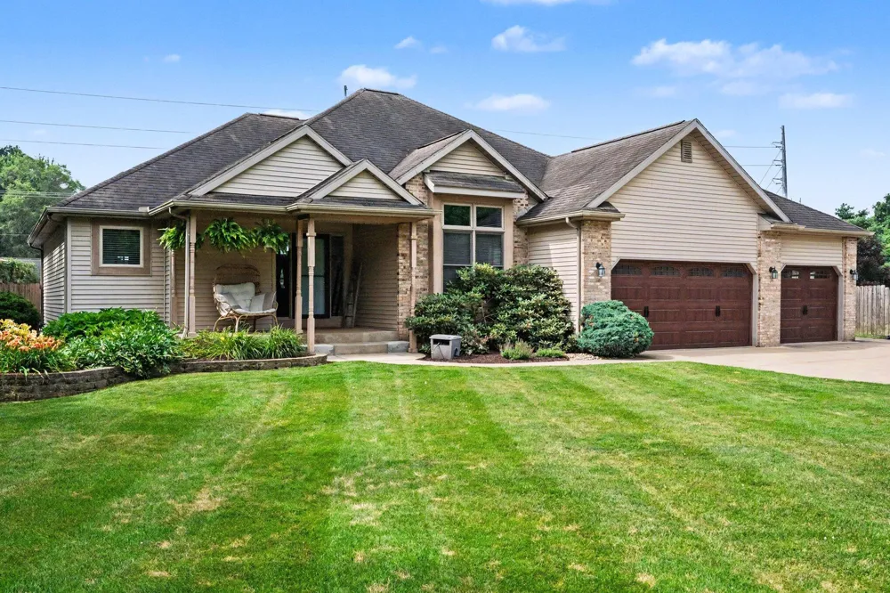 12265 Riverside Drive Constantine Township, MI 49099