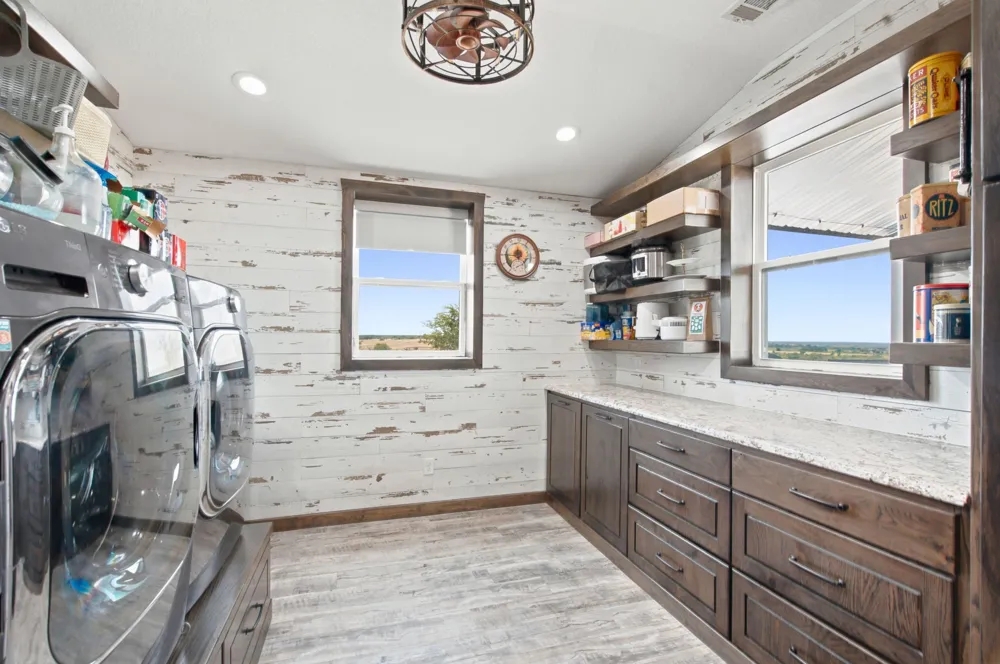 196 Story Road Perrin, TX 76486
