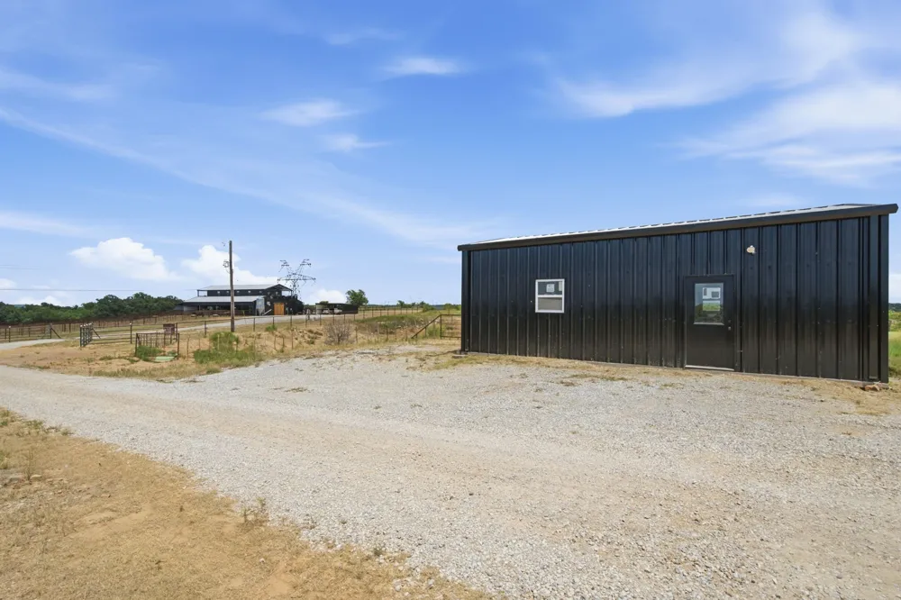196 Story Road Perrin, TX 76486