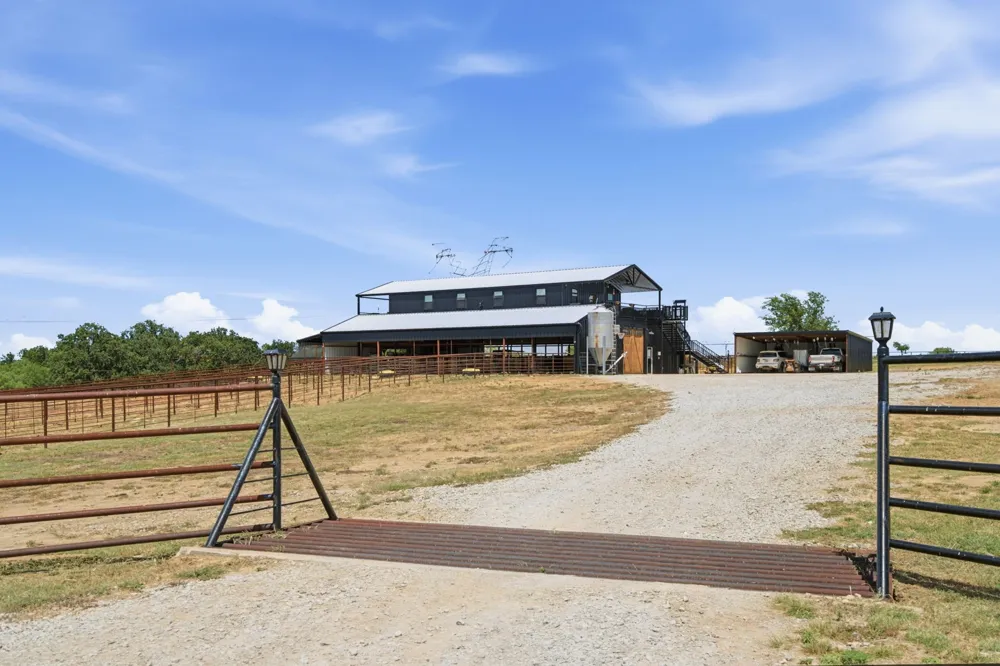 196 Story Road Perrin, TX 76486