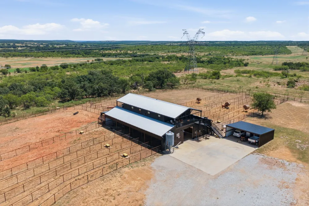 196 Story Road Perrin, TX 76486
