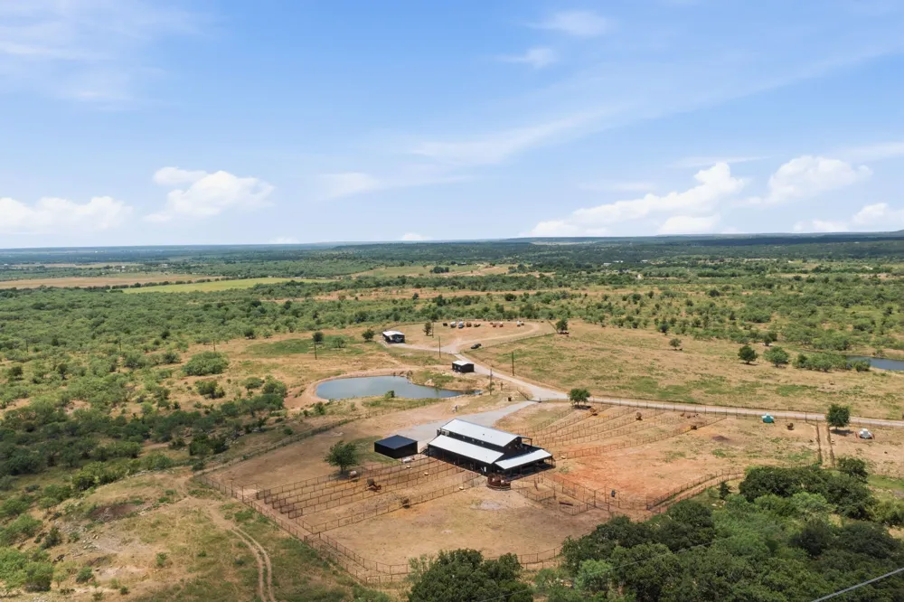 196 Story Road Perrin, TX 76486