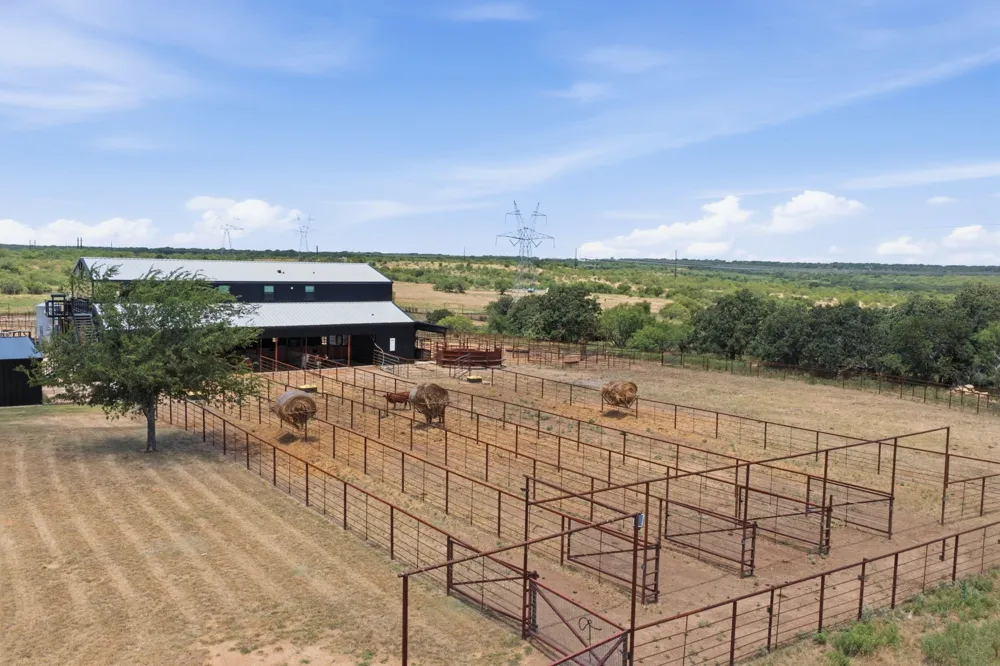 196 Story Road Perrin, TX 76486