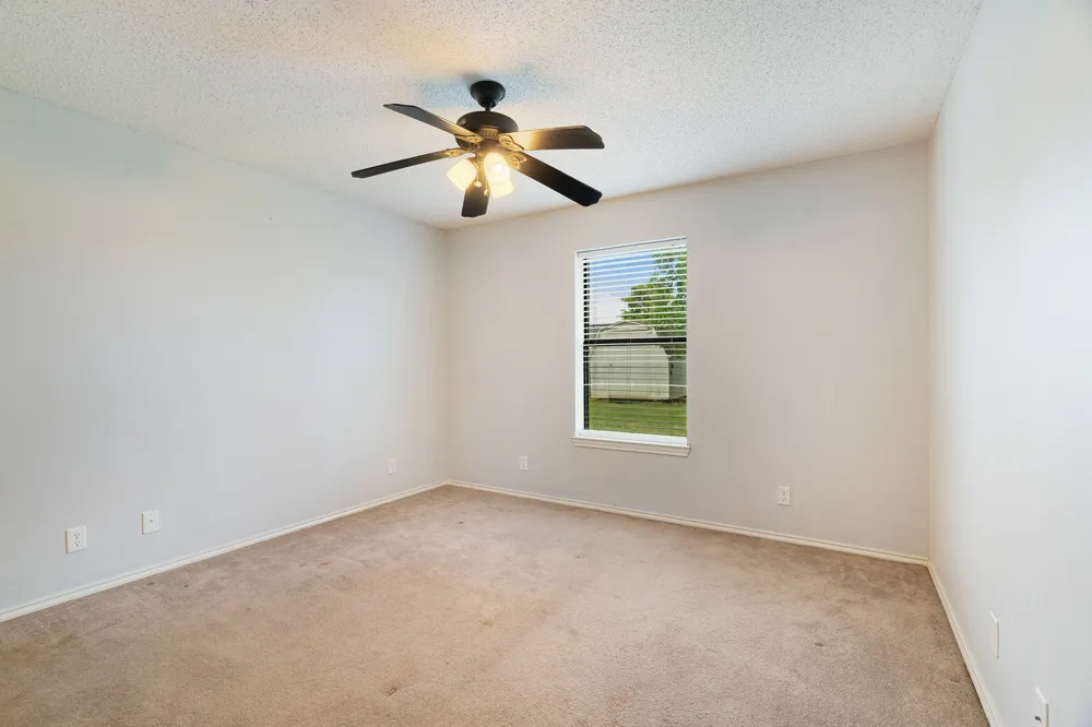 140 SE 49th Street Paris, TX 75462