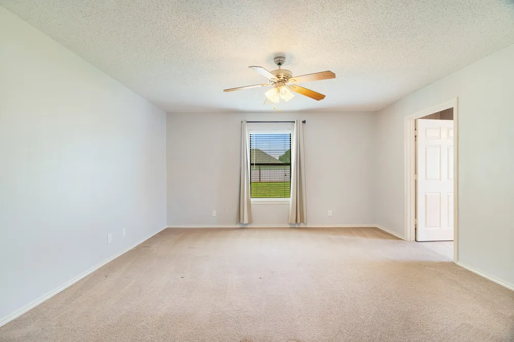 140 SE 49th Street Paris, TX 75462