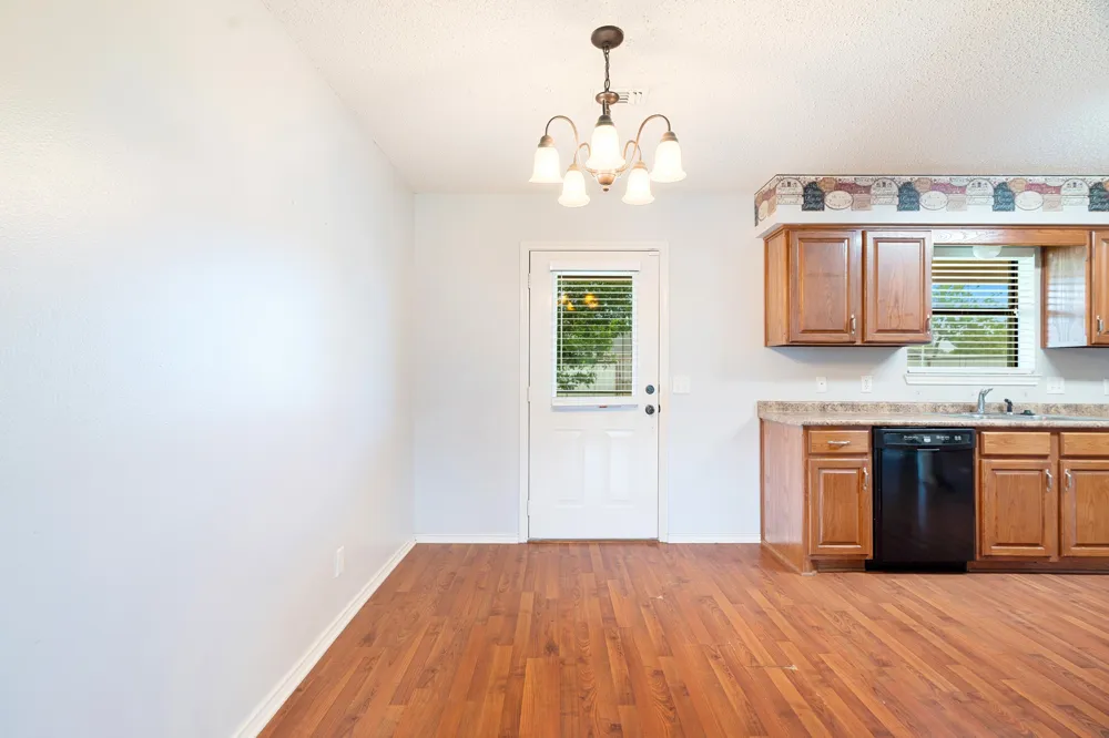 140 SE 49th Street Paris, TX 75462