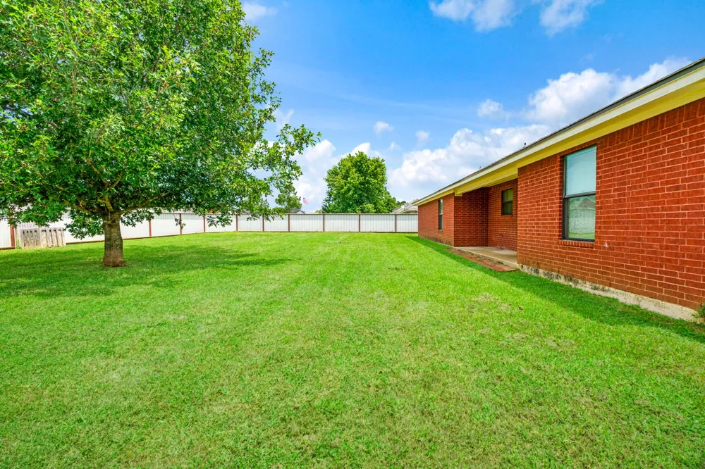 140 SE 49th Street Paris, TX 75462