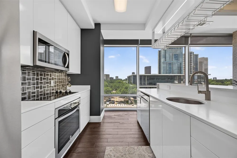 1901 Post Oak Boulevard #505 Houston, TX 77056