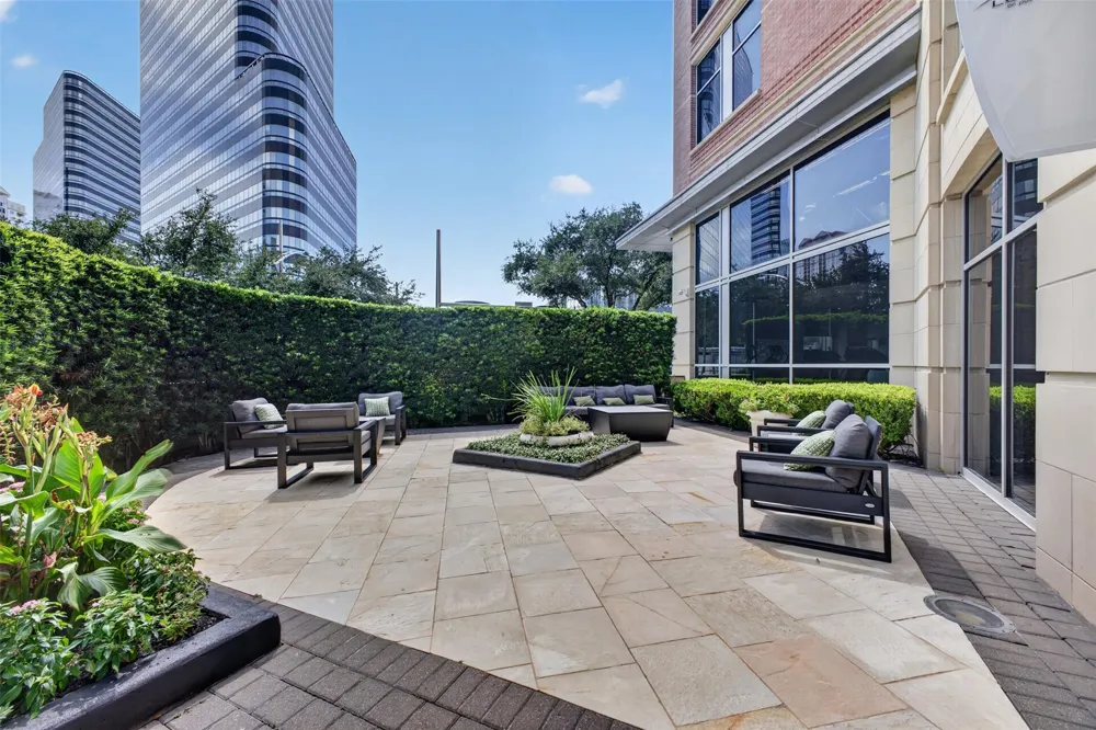 1901 Post Oak Boulevard #505 Houston, TX 77056