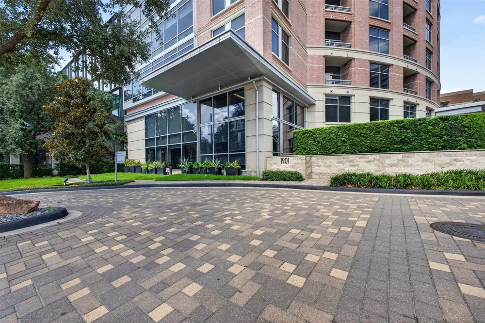 1901 Post Oak Boulevard #505 Houston, TX 77056