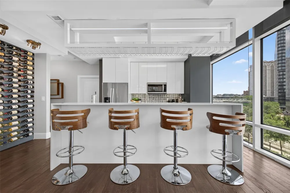 1901 Post Oak Boulevard #505 Houston, TX 77056