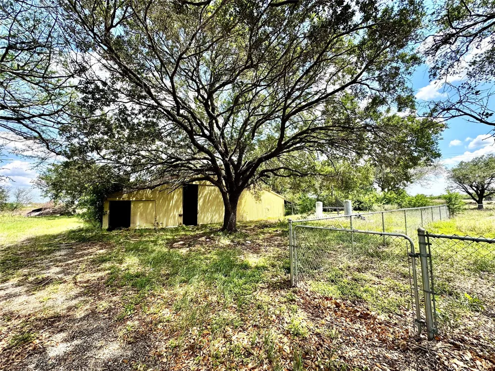 2691 Fm 1862 Blessing, TX 77465