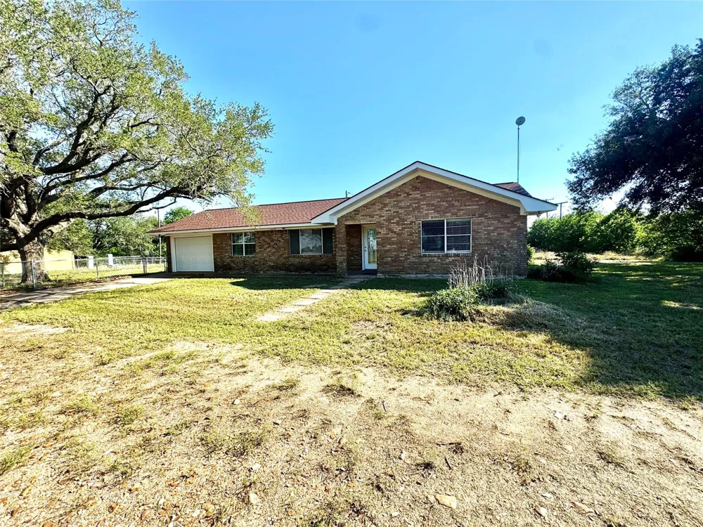 2691 Fm 1862 Blessing, TX 77465