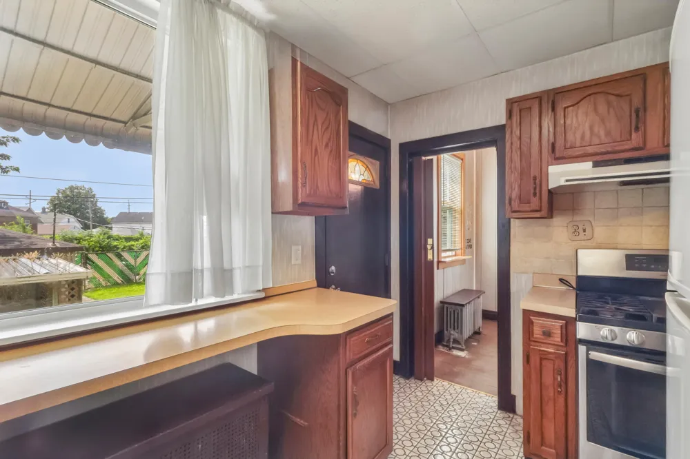 2256 White Oak Avenue Whiting, IN 46394