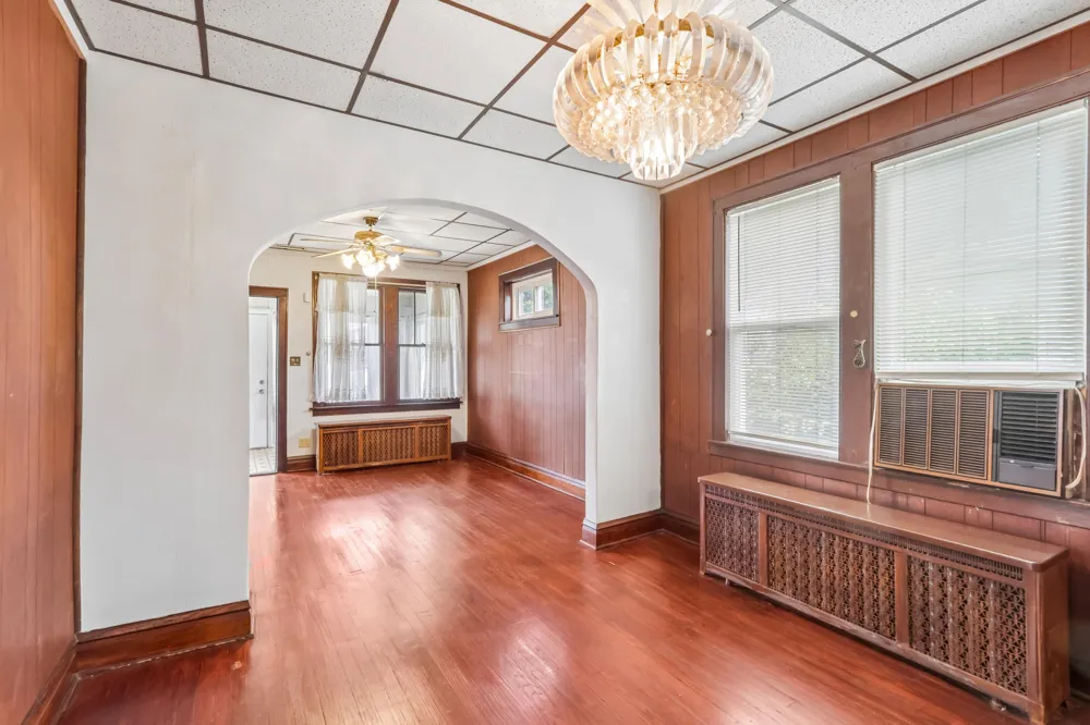 2256 White Oak Avenue Whiting, IN 46394