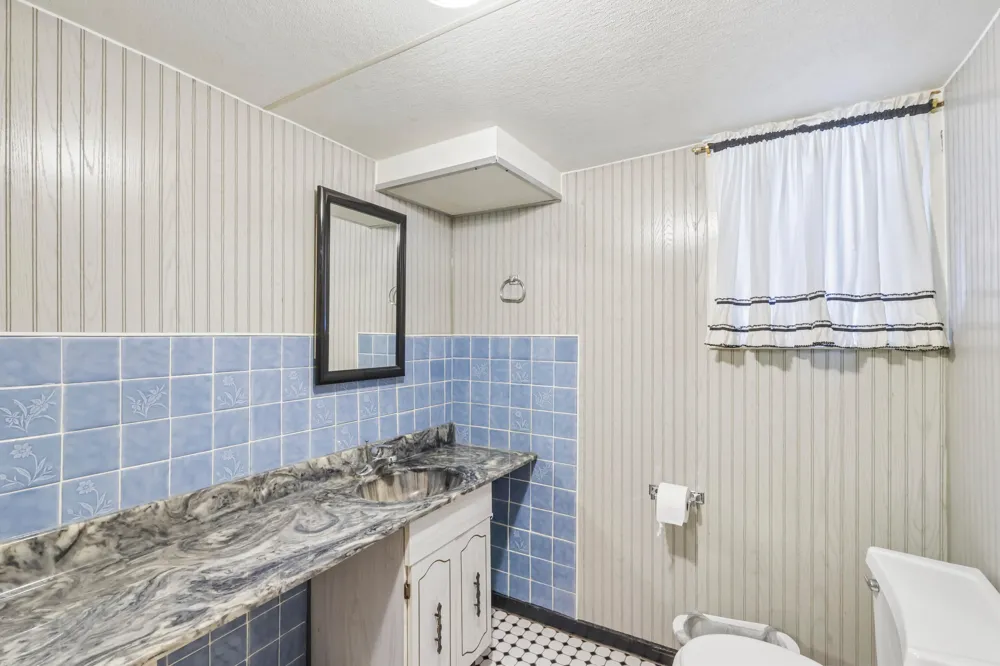2256 White Oak Avenue Whiting, IN 46394
