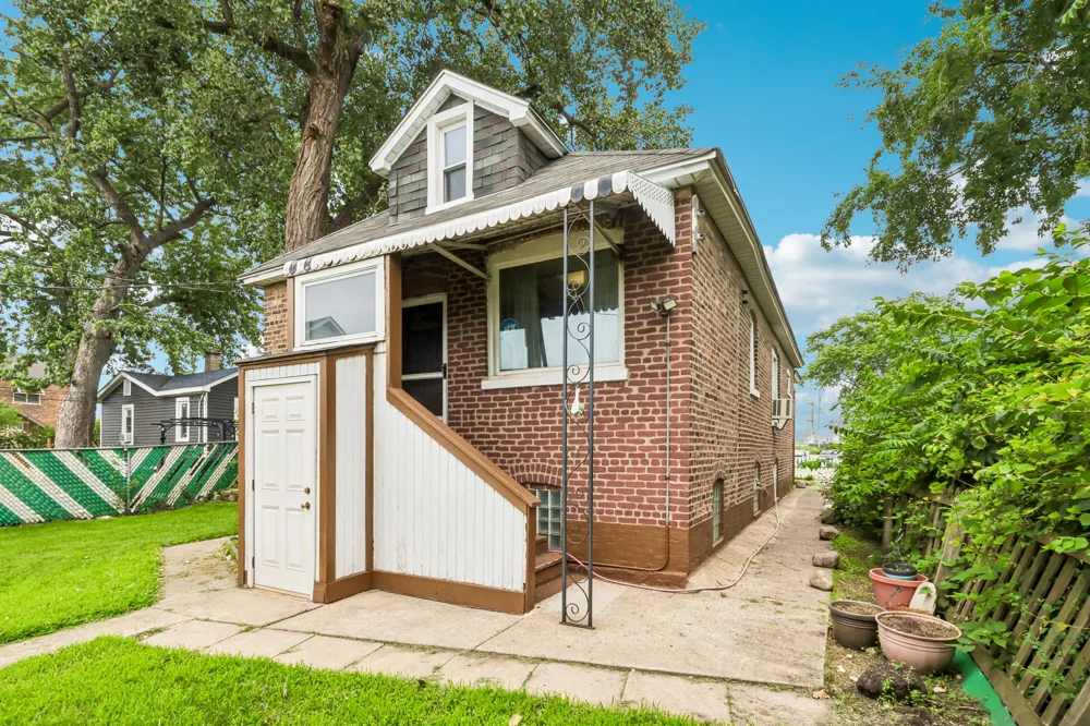 2256 White Oak Avenue Whiting, IN 46394