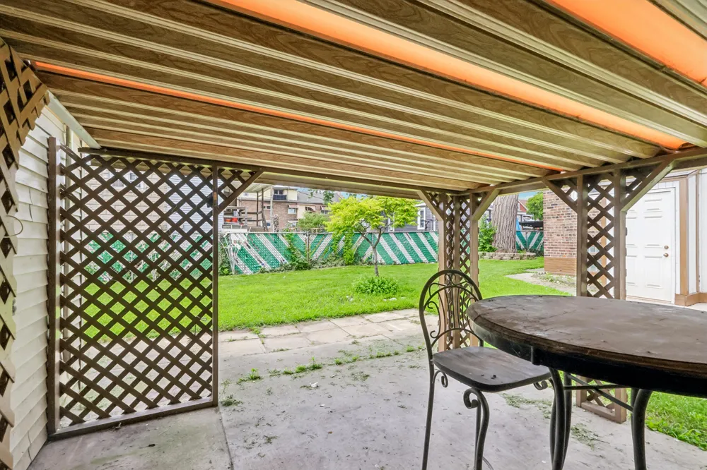 2256 White Oak Avenue Whiting, IN 46394