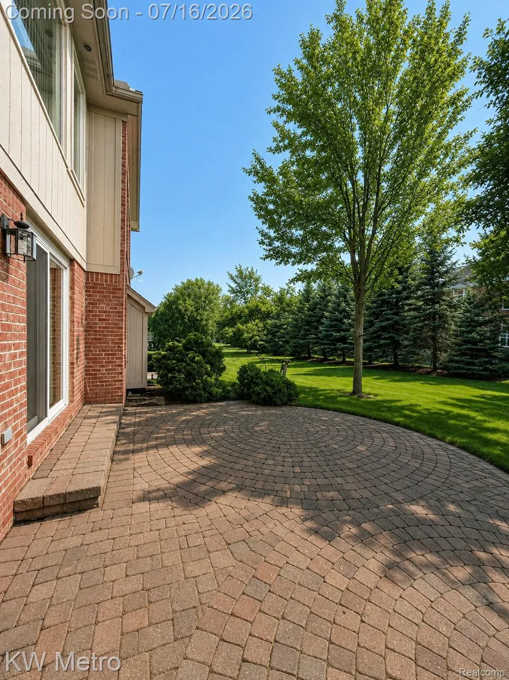 1176 CADMUS DRIVE Troy City, MI 48085
