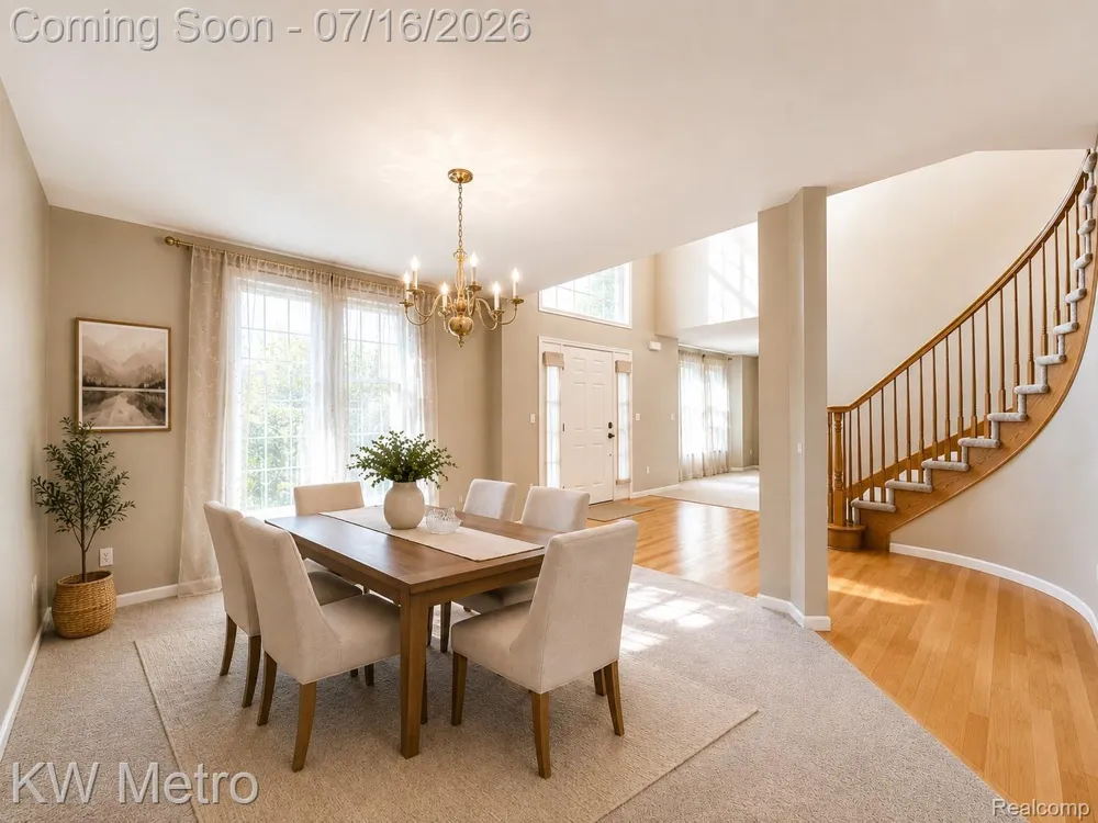 1176 CADMUS DRIVE Troy City, MI 48085