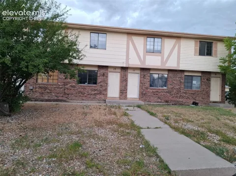 9-15 Castle Royal Drive #15