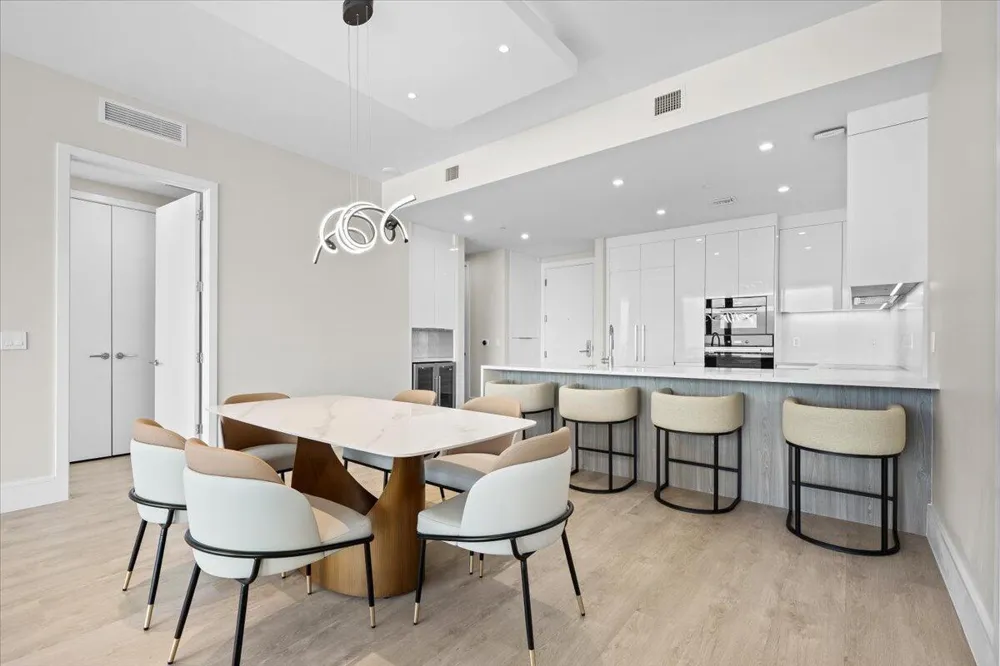 220 Lake Shore Drive #917 Lake Park, FL 33403