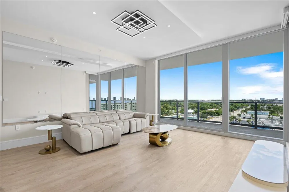 220 Lake Shore Drive #917 Lake Park, FL 33403