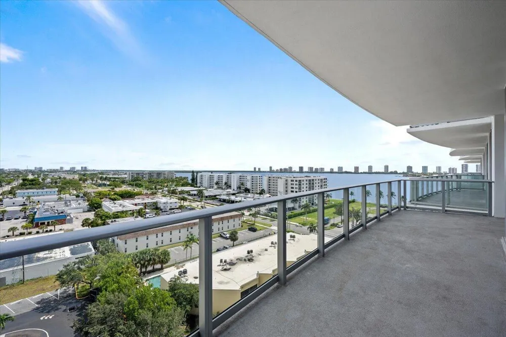 220 Lake Shore Drive #917 Lake Park, FL 33403