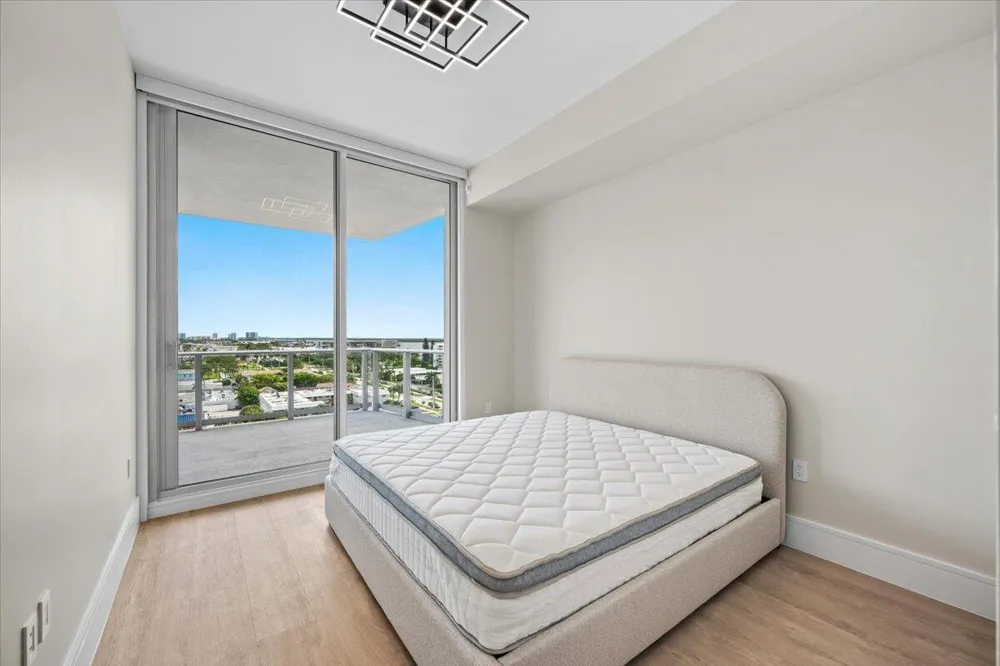 220 Lake Shore Drive #917 Lake Park, FL 33403