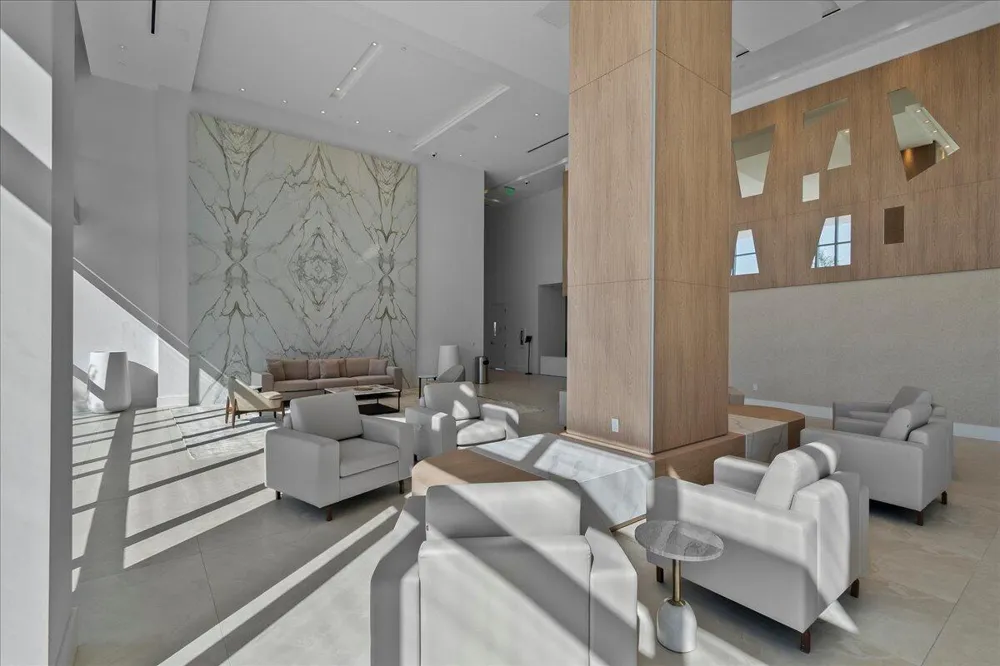 220 Lake Shore Drive #917 Lake Park, FL 33403