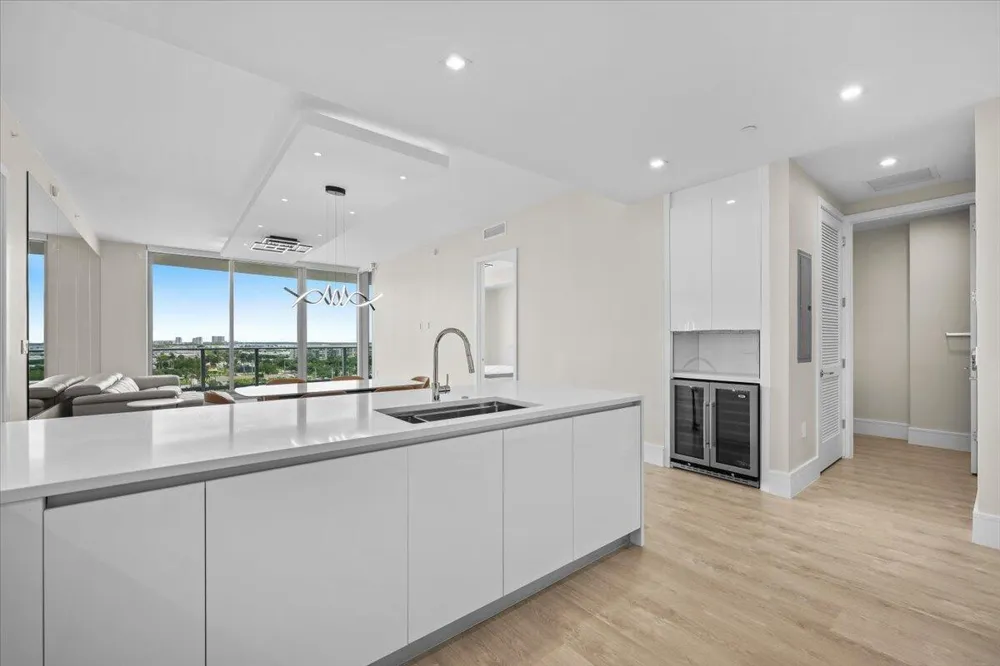 220 Lake Shore Drive #917 Lake Park, FL 33403