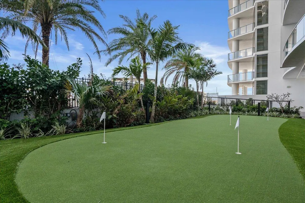 220 Lake Shore Drive #917 Lake Park, FL 33403