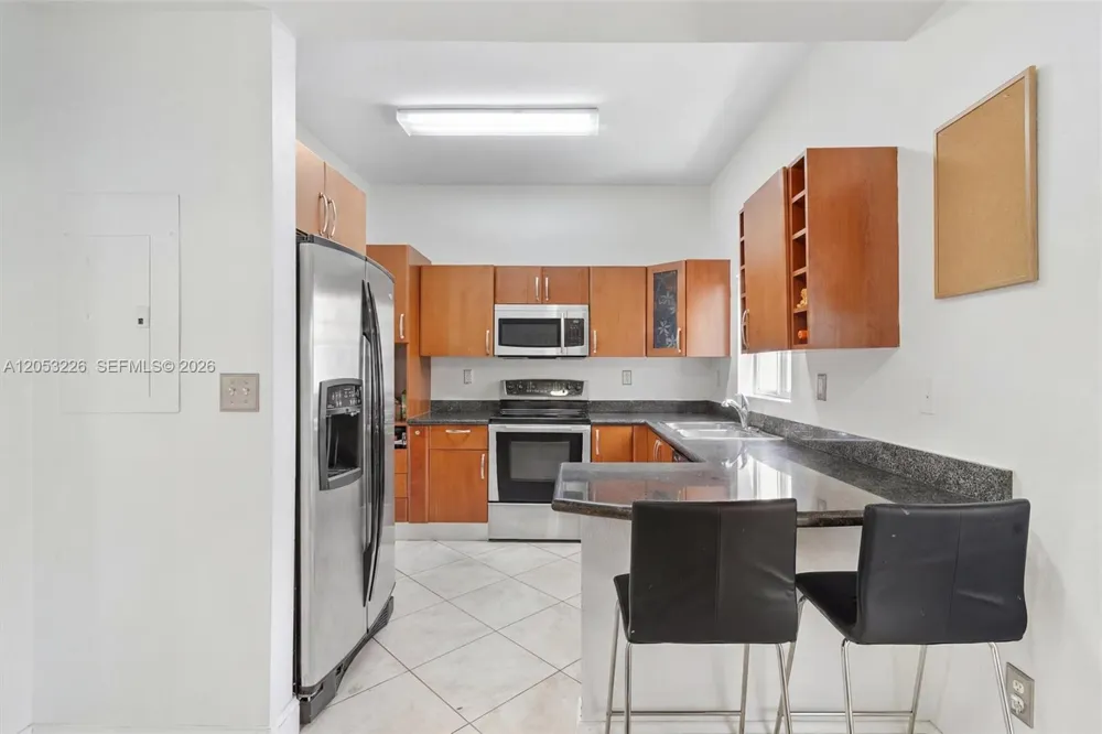 7478 NW 180th Ter Hialeah, FL 33015