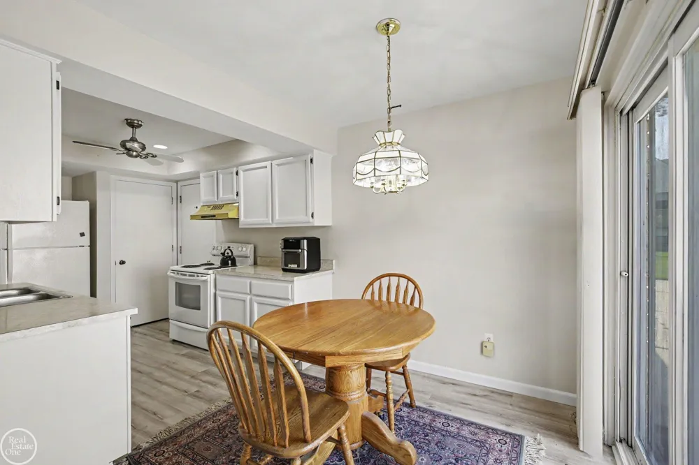 31796 Breezeway Drive Chesterfield Township, MI 48047