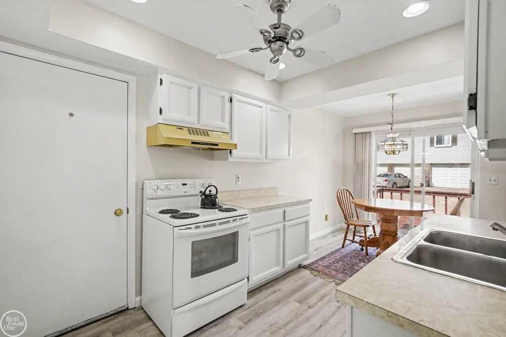 31796 Breezeway Drive Chesterfield Township, MI 48047