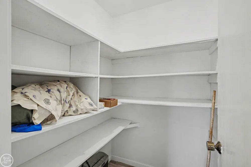 31796 Breezeway Drive Chesterfield Township, MI 48047